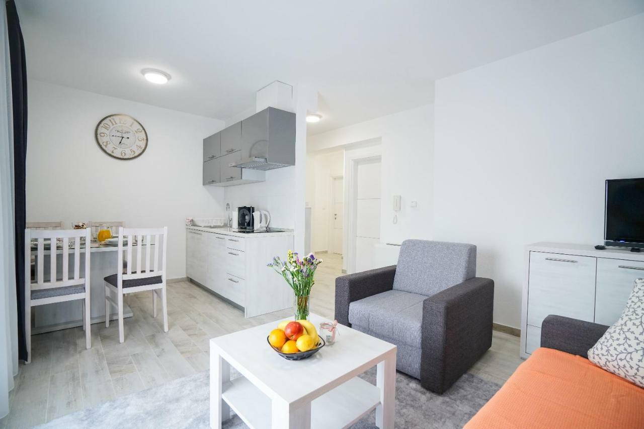 Apartmani Zupan Sukosan Exterior photo