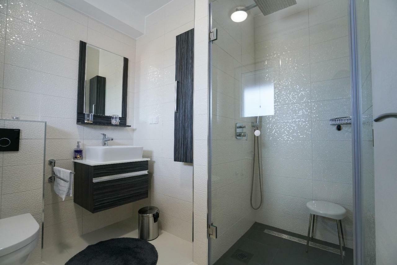Apartmani Zupan Sukosan Exterior photo