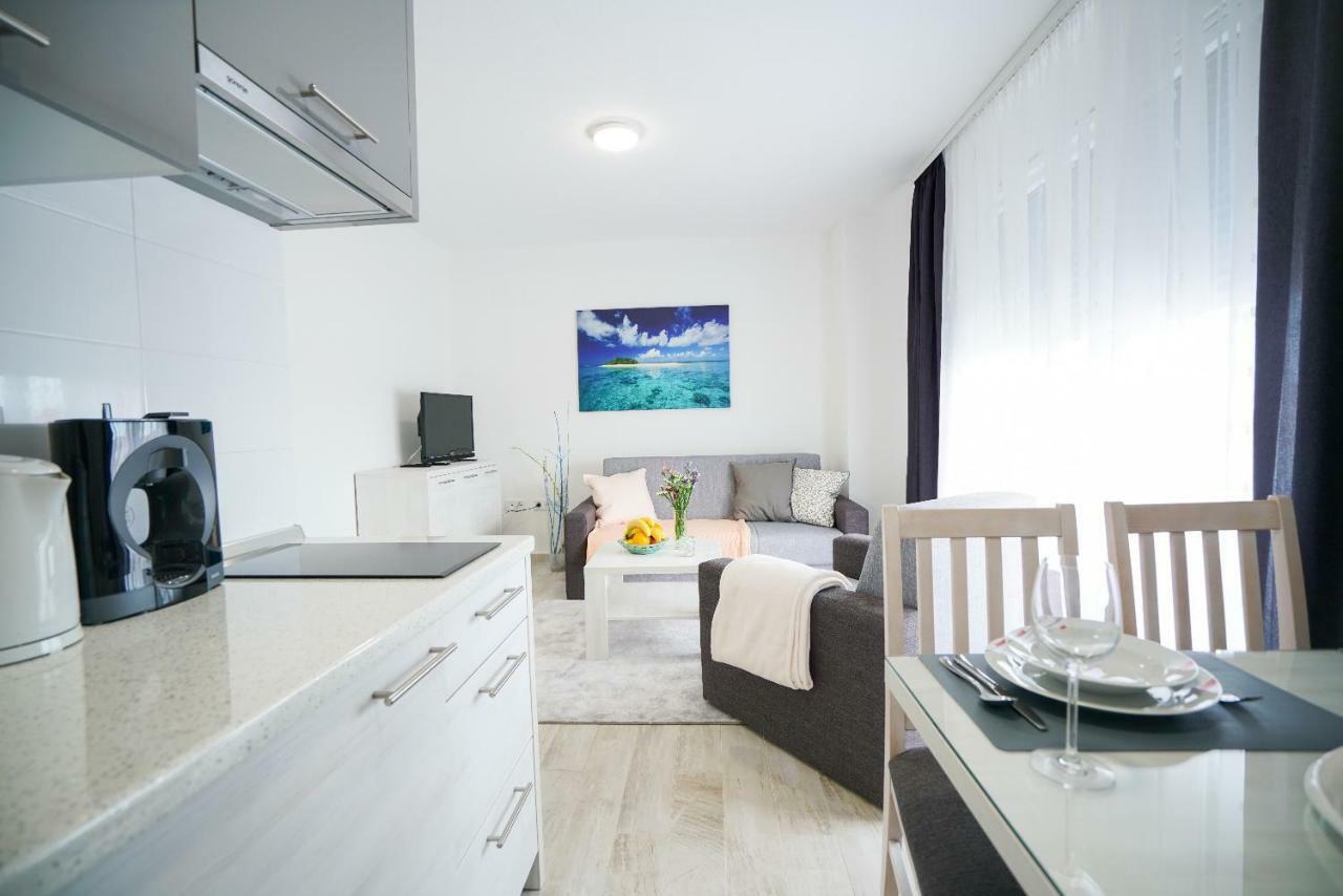 Apartmani Zupan Sukosan Exterior photo