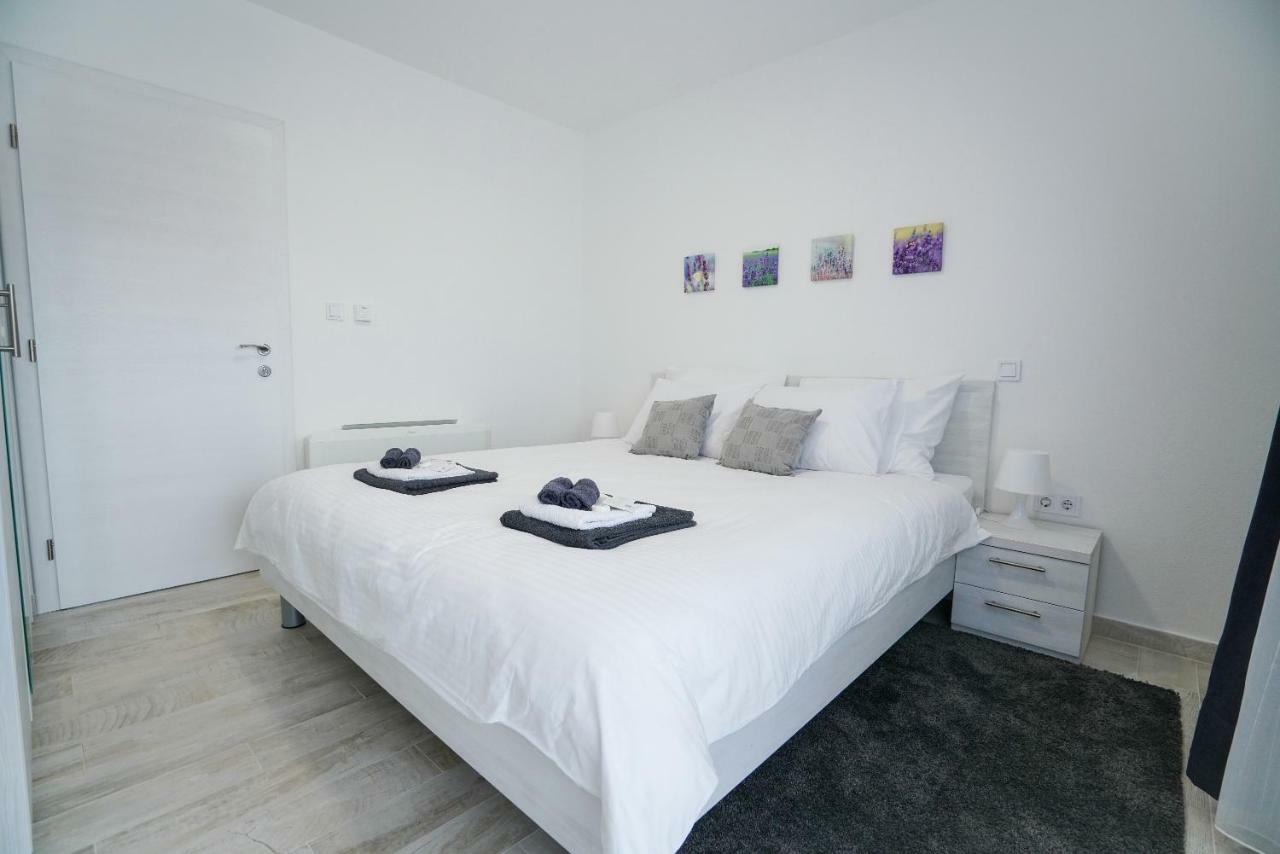 Apartmani Zupan Sukosan Exterior photo